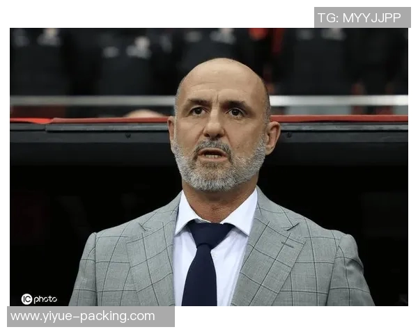 波兰足球明星意外失利引发热议球迷对未来的期待与担忧 波兰足球明星意外失利引发热议球迷对未来的期待与担忧