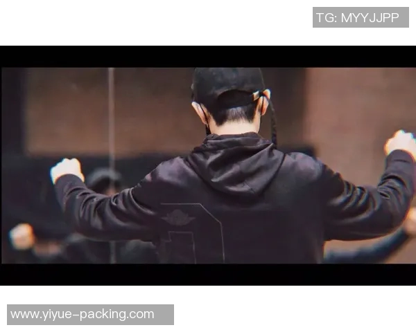 小样哥对足球明星的热爱与追随背后隐藏的故事与情感探讨